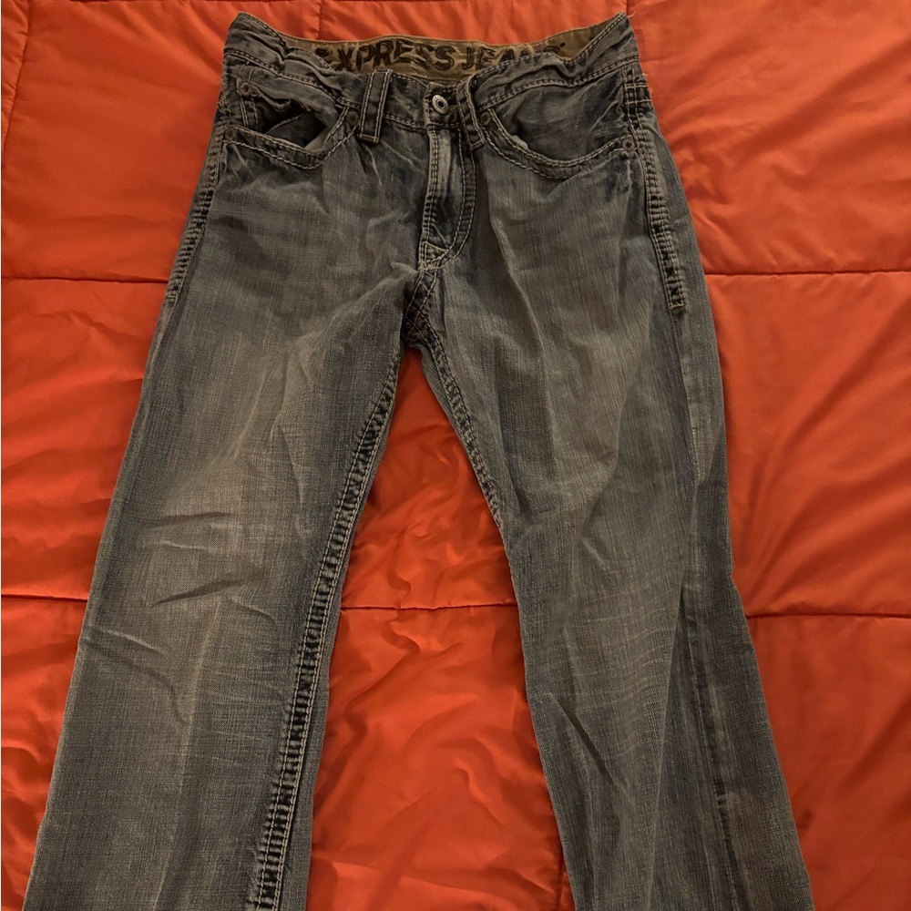 Express Men’s Jeans Loose Fit. 30x30 excellent condition, no call outs.